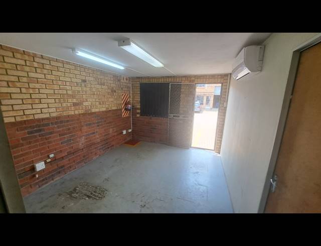 117M² WAREHOUSE TO LET IN ALTON